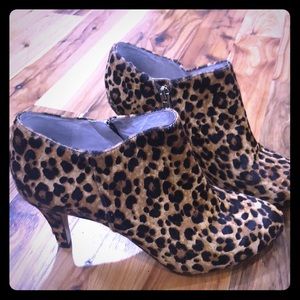 Vince Camuto leopord heeled booties. Size 9.5.